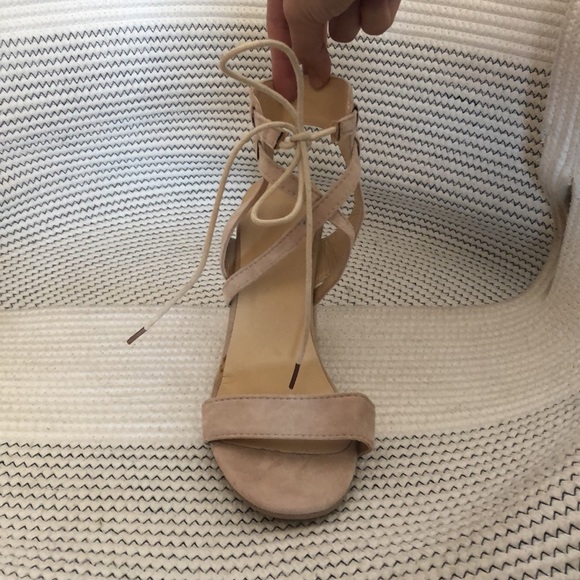 Tie up heels - Picture 3 of 4